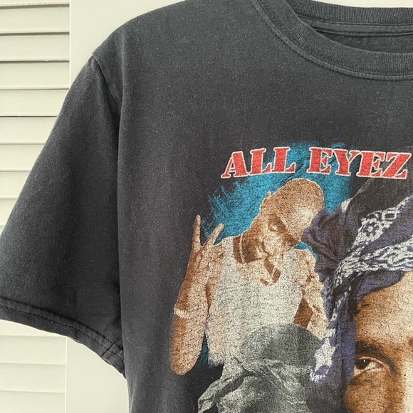 Vintage Cropped Tupac Tee - Picture 3 of 4